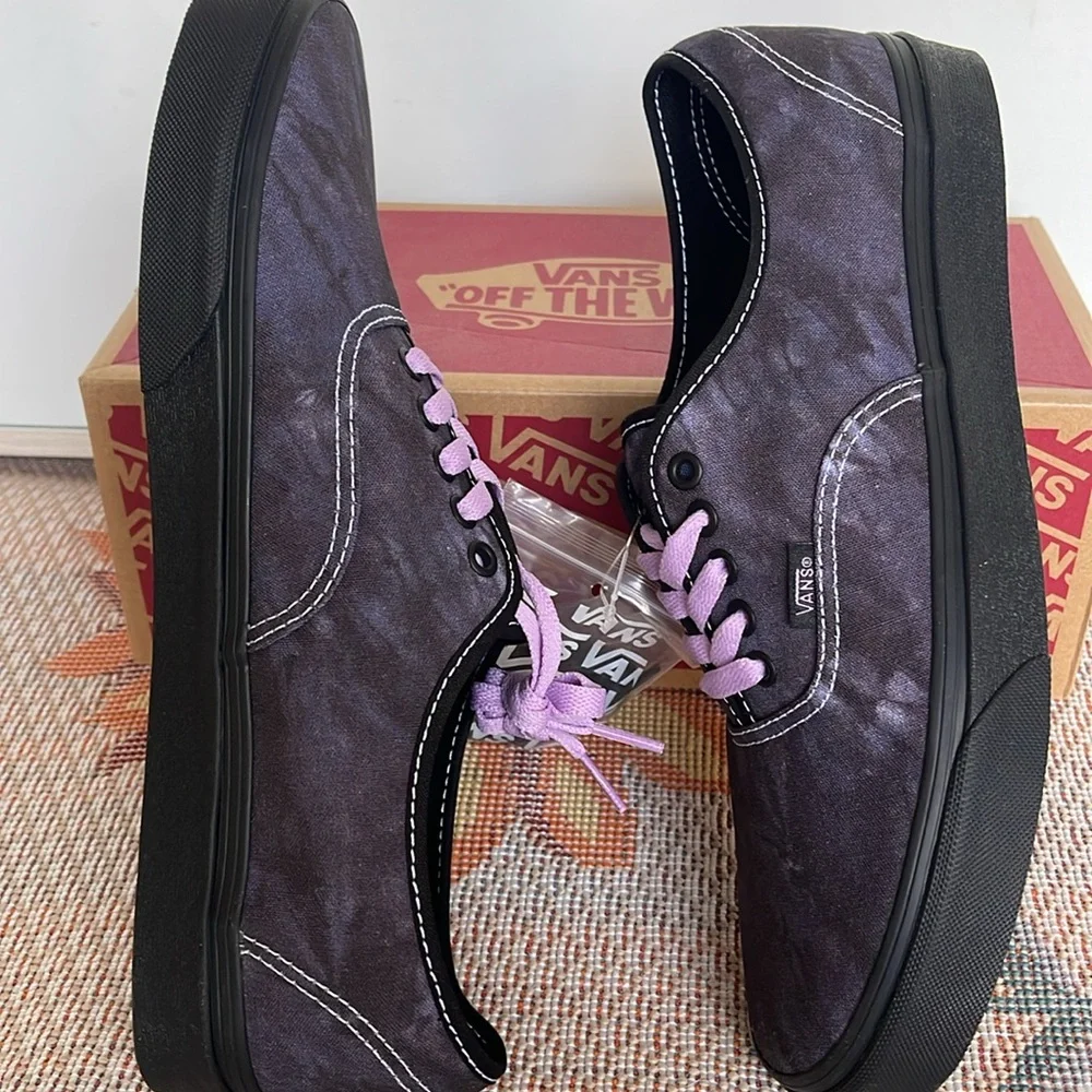 Vans WMNS Authentic
Midnight Shift Black/Black
VN0009PVBKA
Sneakers - Picture 10 of 16